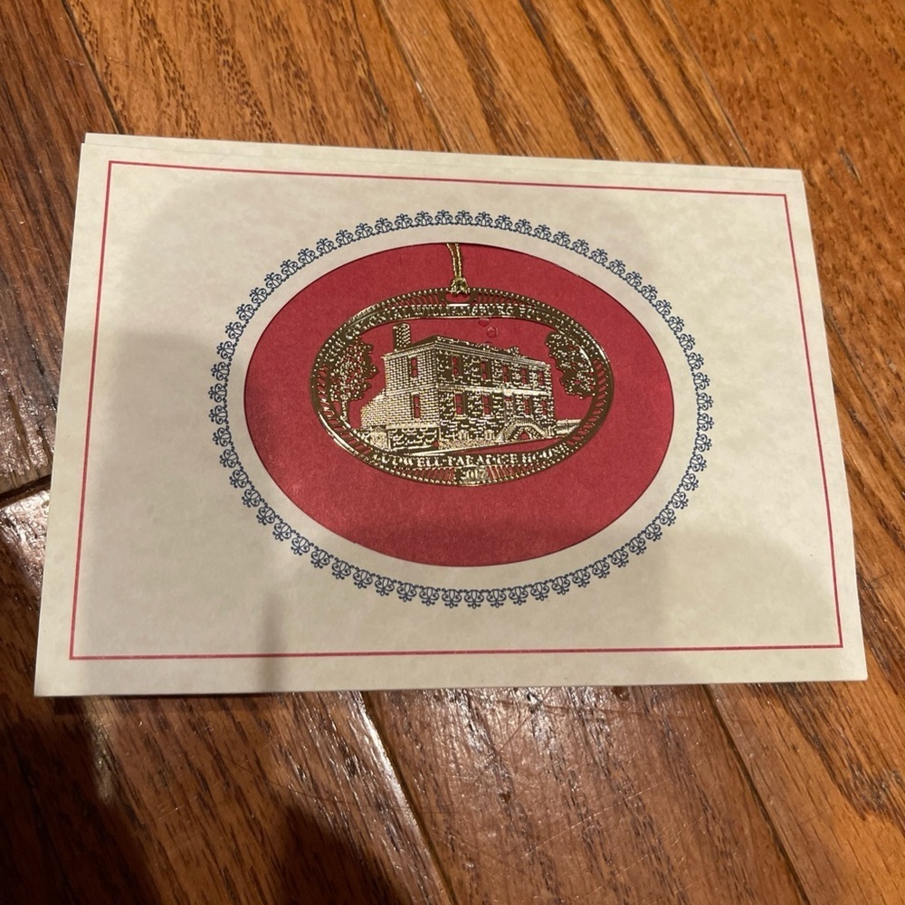 COLONIAL WILLIAMSBURG 2017 Ludwell-Paradise House Gold-tone Christmas Ornament